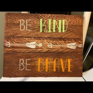 Pallet decoration signs